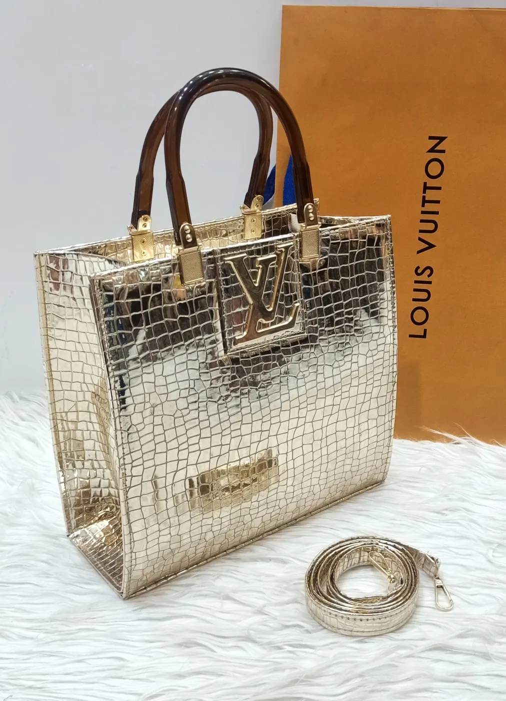 Louis Vuitton Luxury Women's Tote Bag - Stylish Zip Closure with Long Belt (Golden)