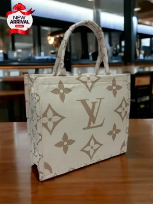 Louis Vuitton Women's Big Size Shoulder Bag (White)