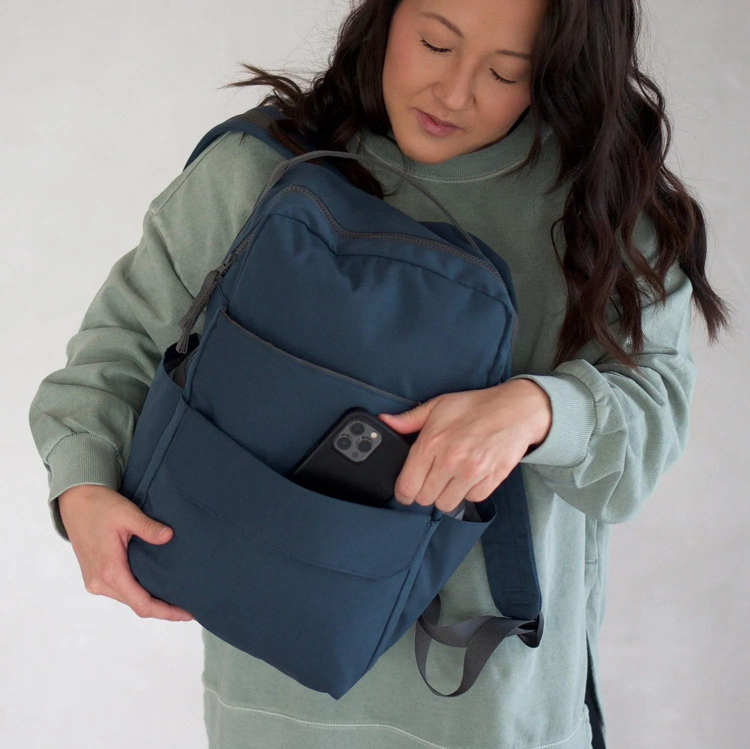 Red Rovr® Roo Backpack - Navy