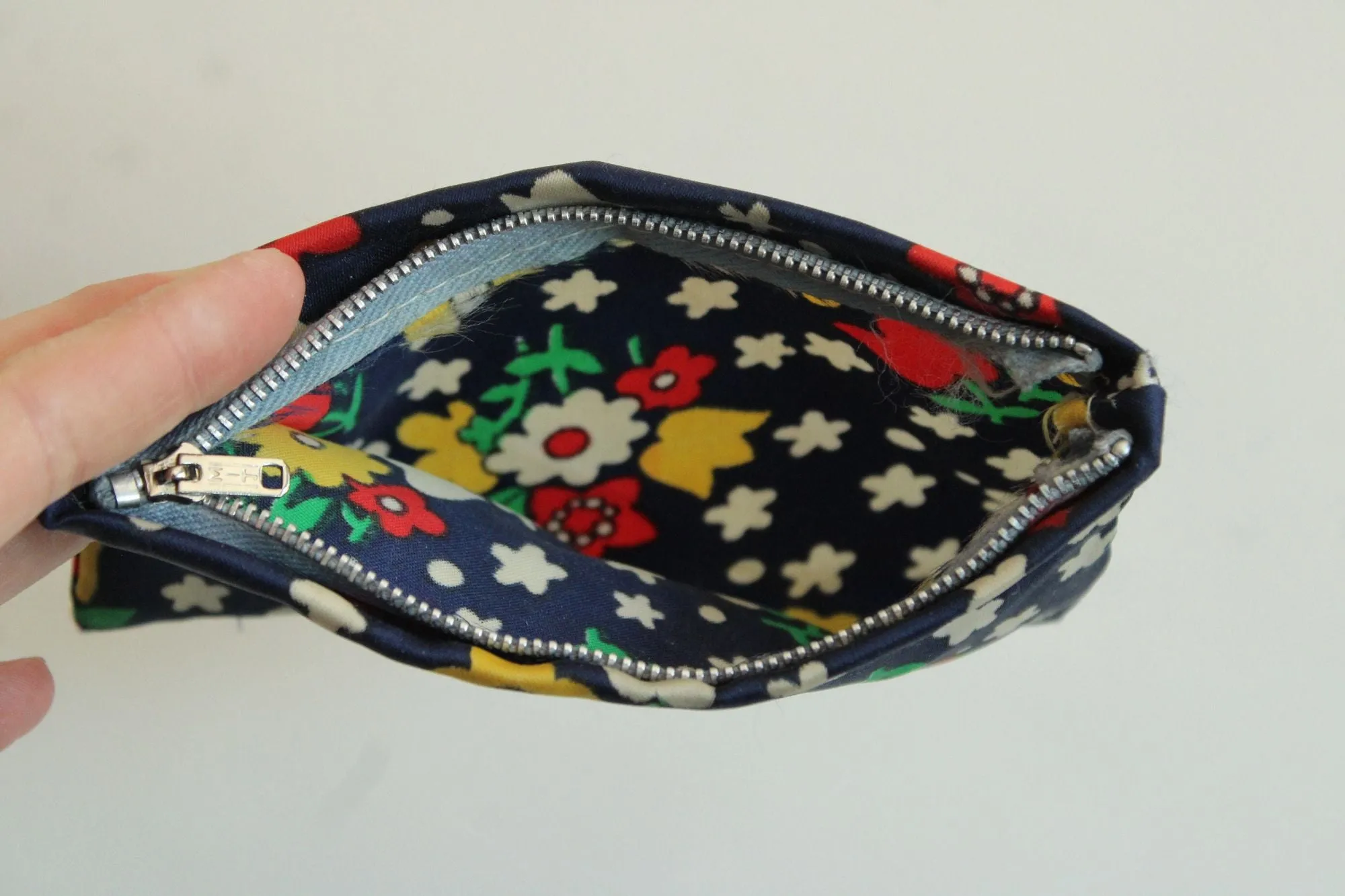 Vintage 1960s Cosmetic Bag